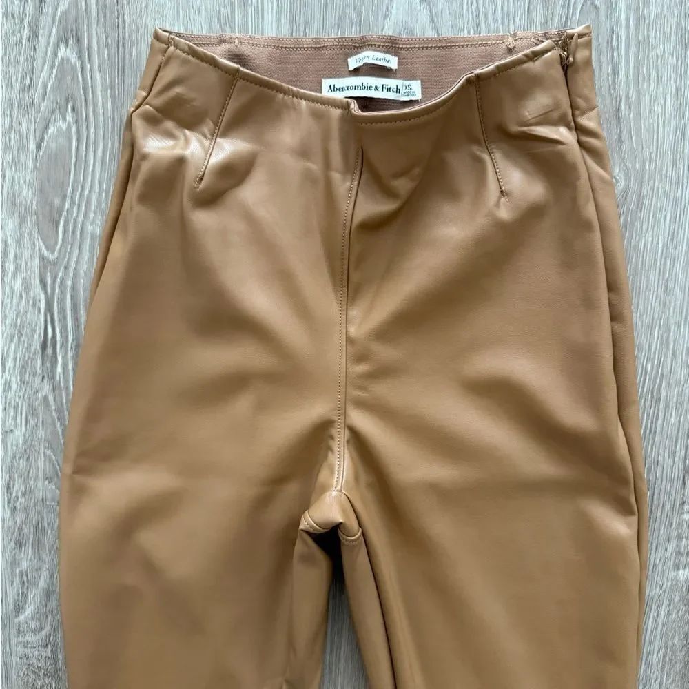 Abercrombie & Fitch Vegan Leather Leggings - Picture 8 of 10